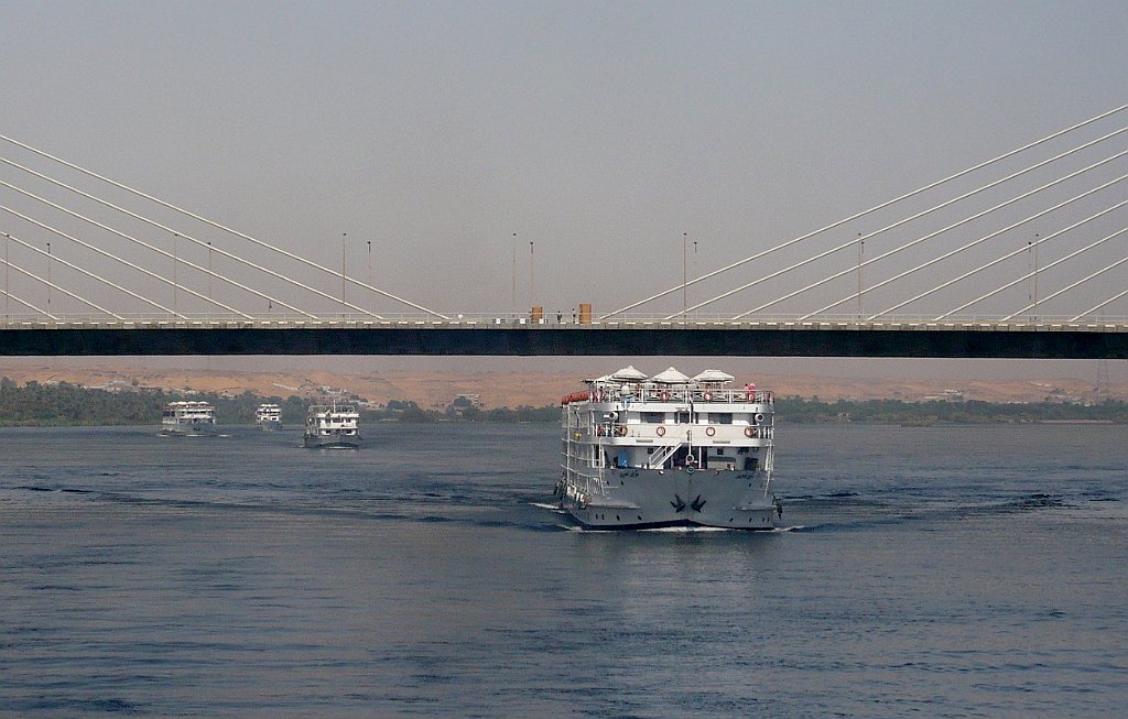 P1040948_cr.jpg