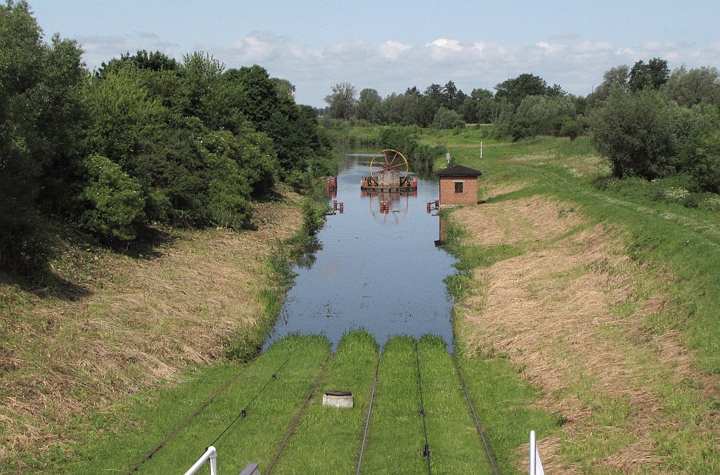 2012-07-02_10-52-36_IMG_x26857_cr.jpg -                                