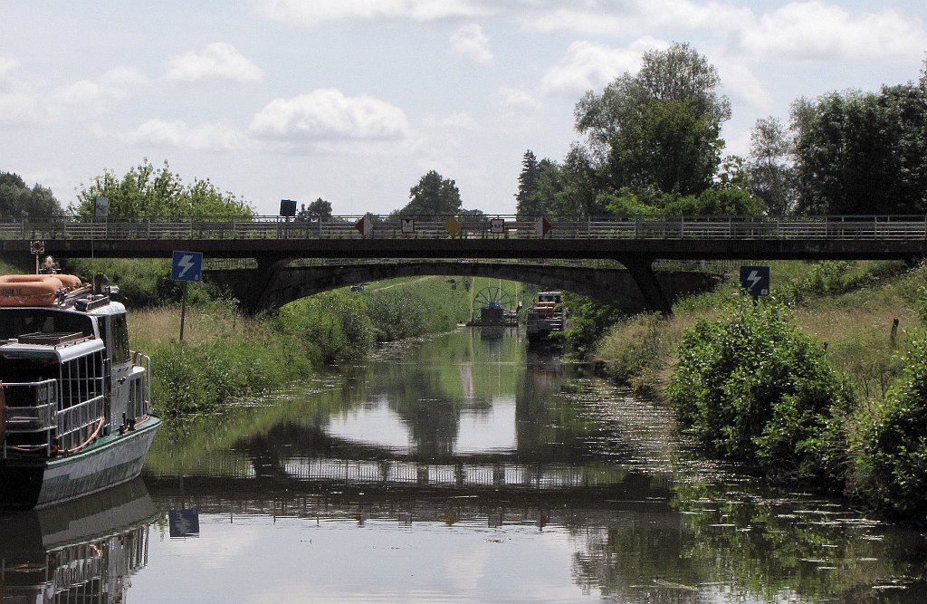 2012-07-02_11-09-36_IMG_x26915_cr.jpg -                                