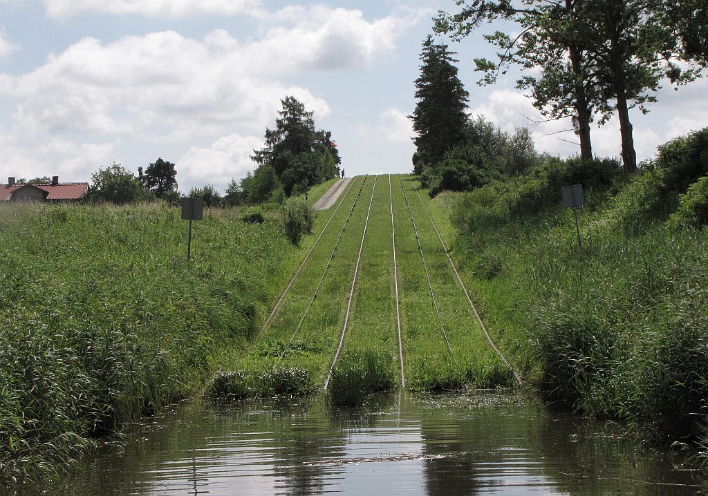 2012-07-02_11-19-39_IMG_x26934_cr.jpg -                                