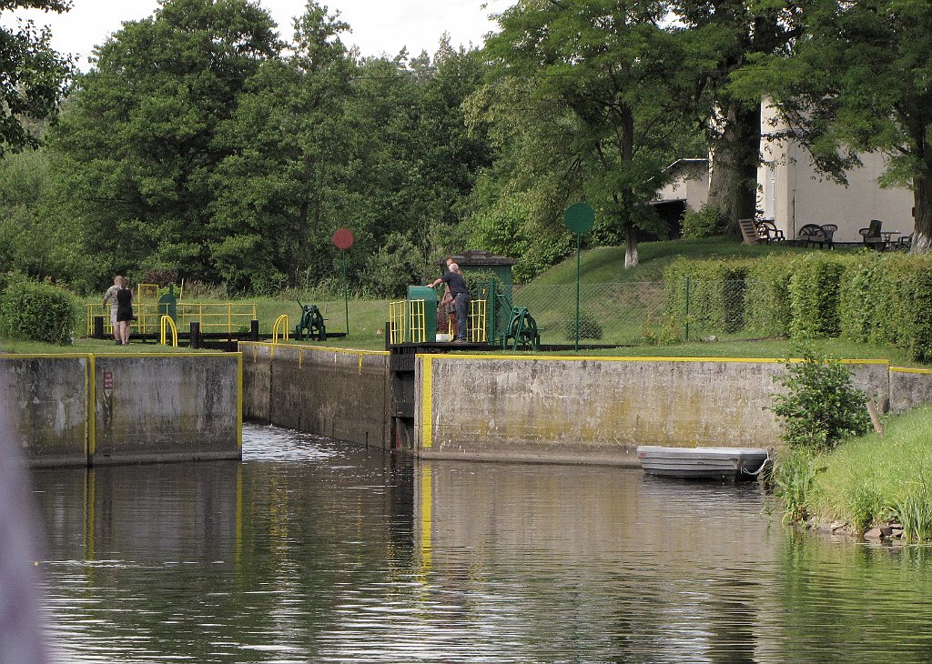 2012-07-02_15-46-51_IMG_x27084_cr.jpg -                                